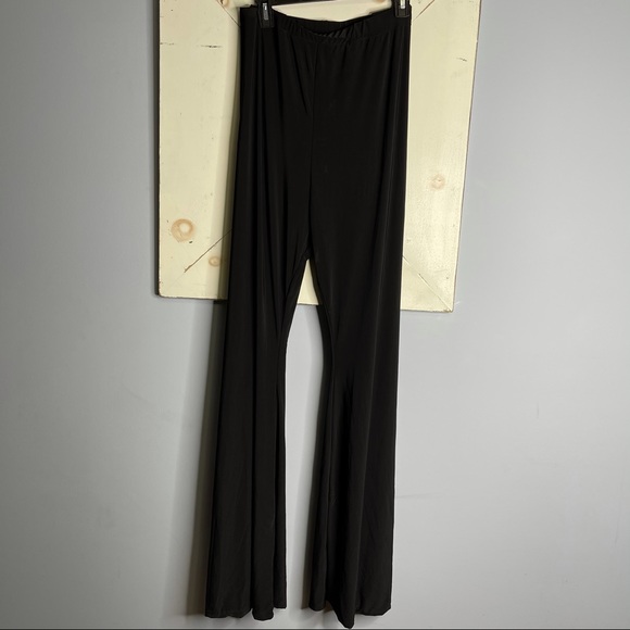 Pretty Little Thing Black Slinky Flared Leg Pants - Picture 2 of 5